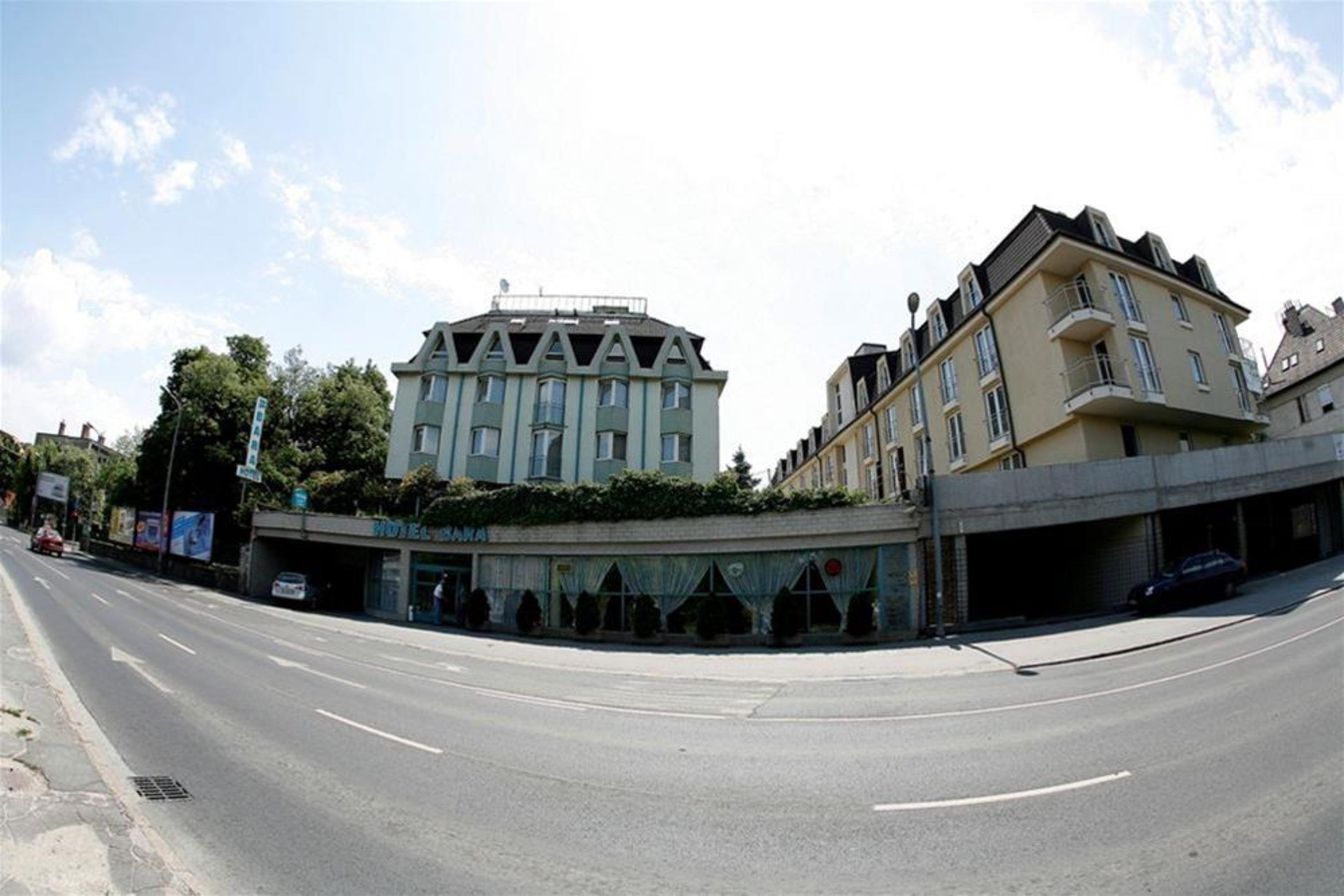 Hotel Bara Junior Budapest Bagian luar foto